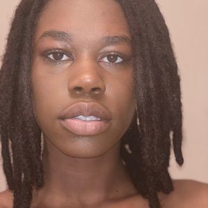 Meet your Posher, Dasia